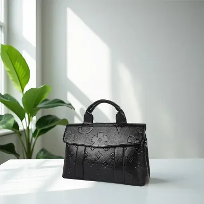 LIGHT LUXURY SHOULDER BAG